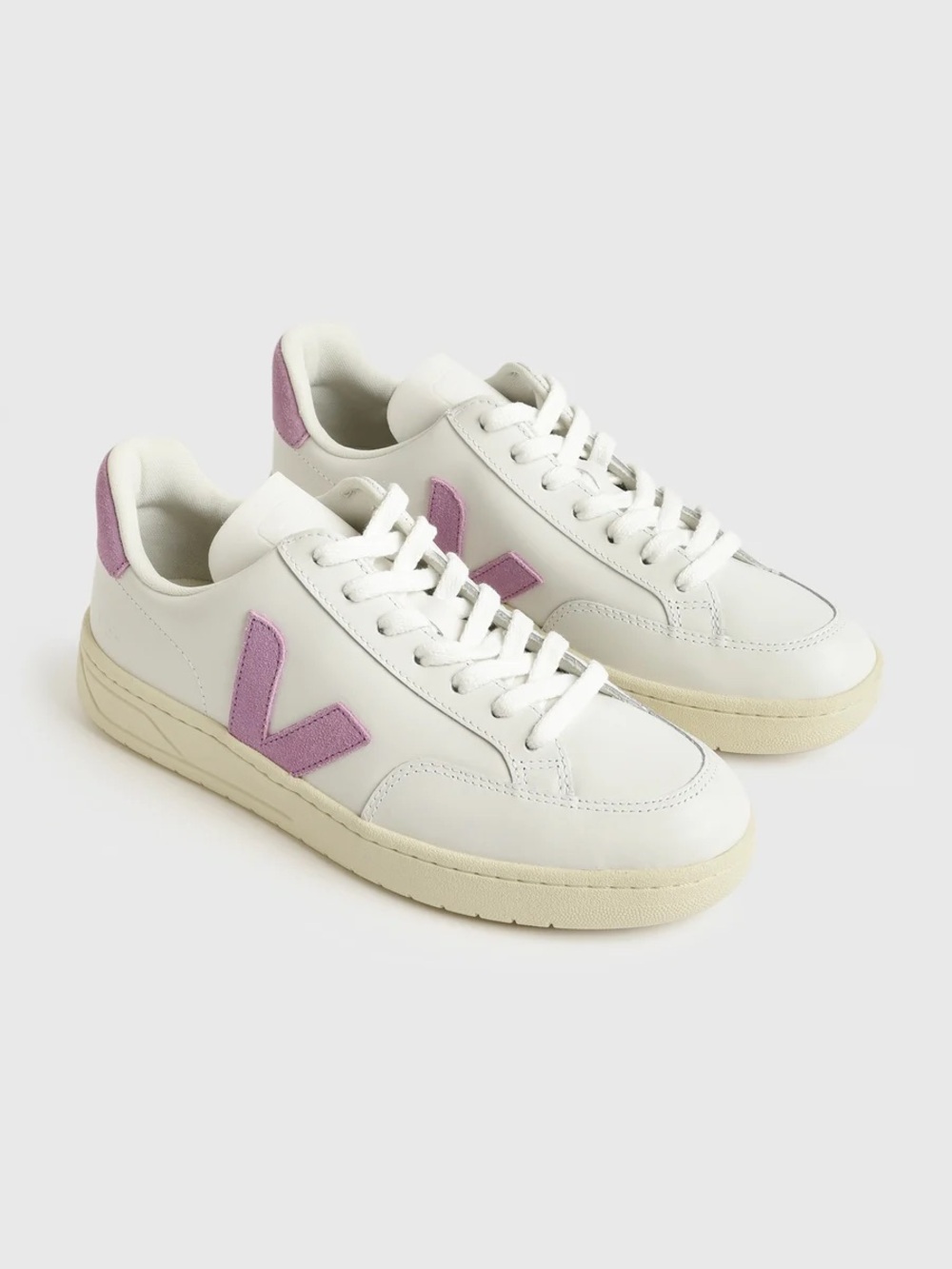Veja Women's V-12 Leather Sneaker size 36/ 5 US NWOB